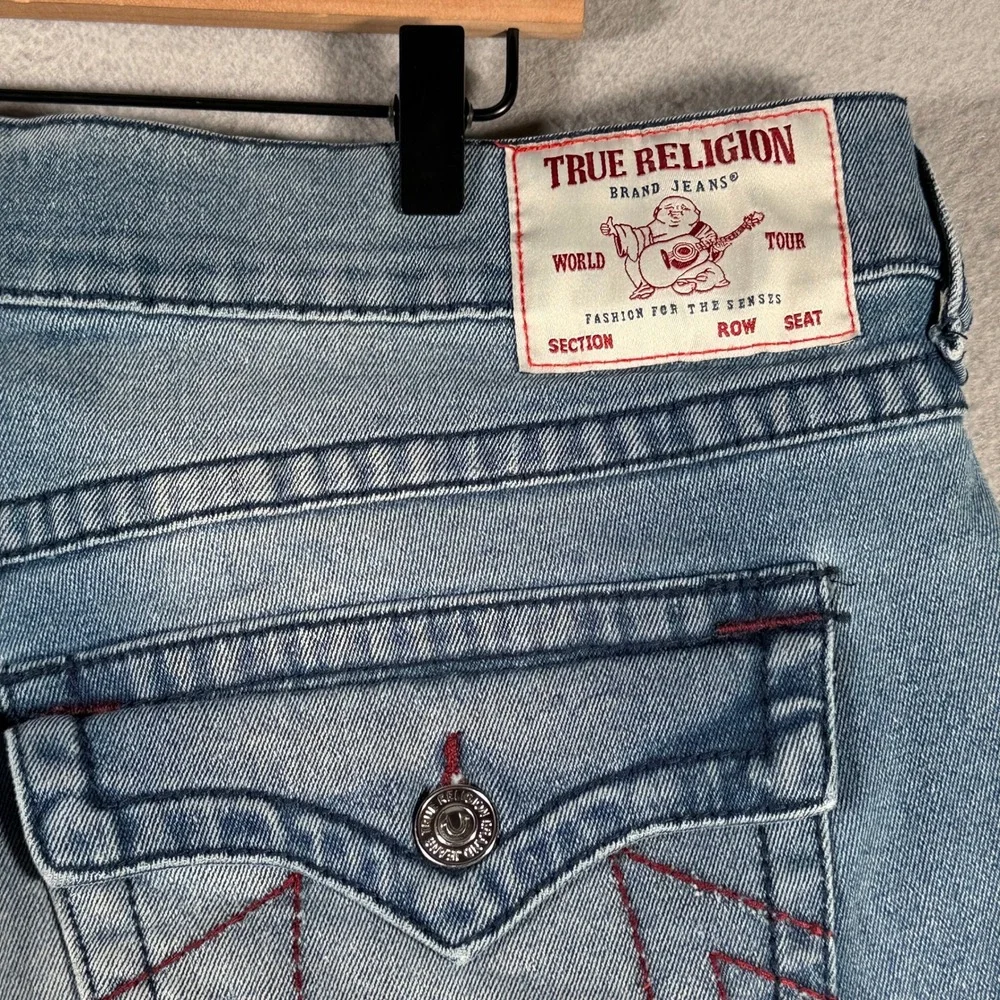 True Religion Geno Relaxed Slim Light Wash Denim Jeans Mens 38 57795-00 Blue